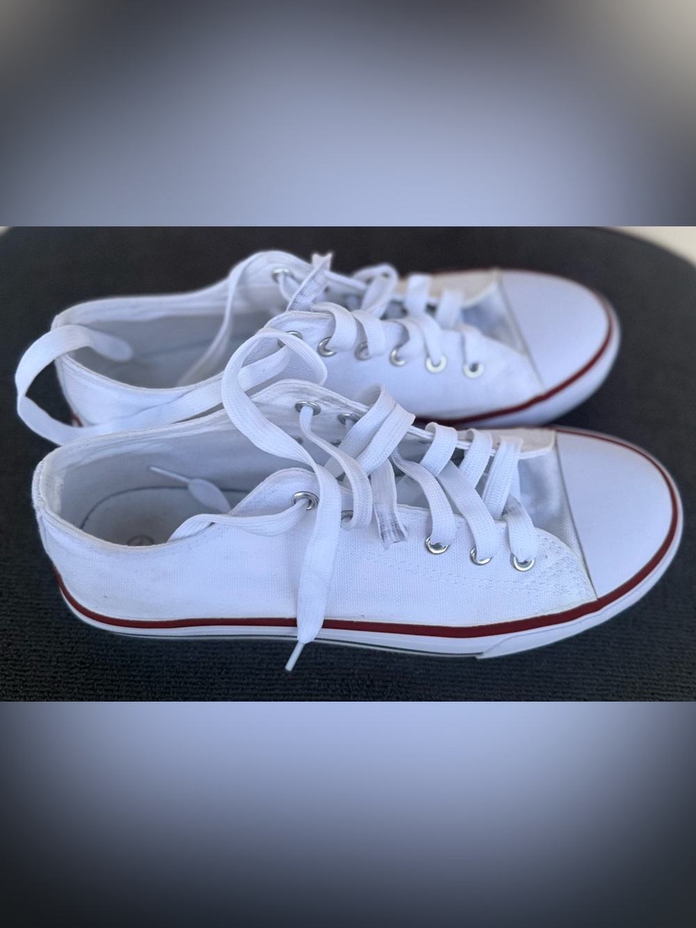 Classic White Canvas Low Top Sneakers with Gum Sole Size 8/39